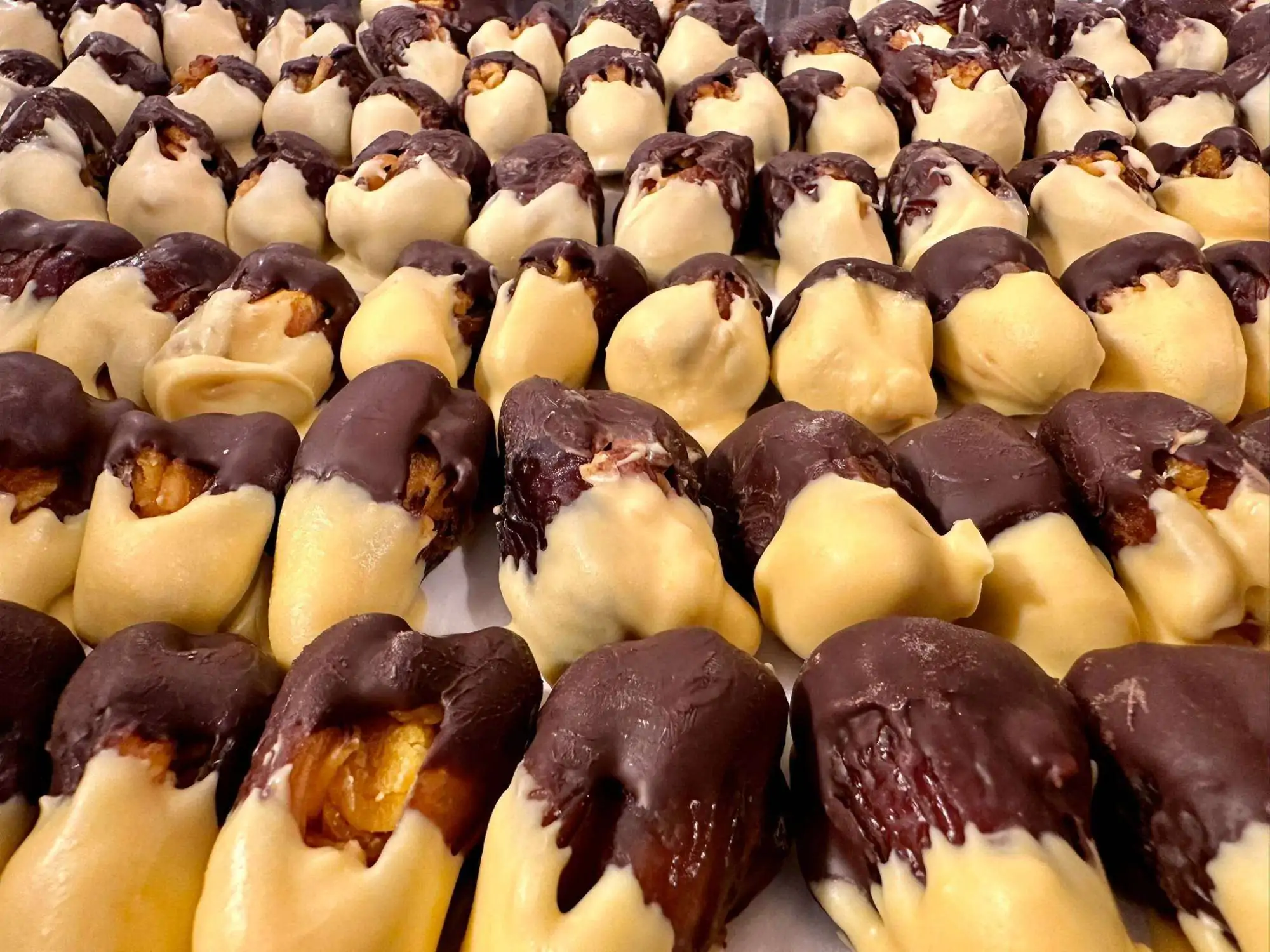 Mango Chocolate Dates